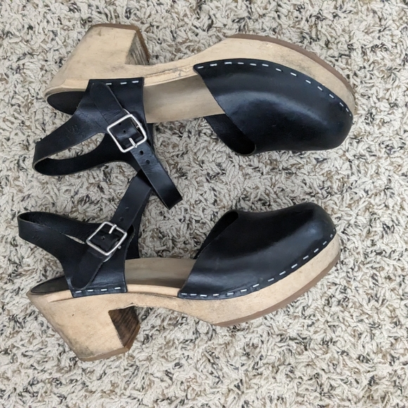 Swedish Hasbeen mid heel Mary Jane clogs size 39/8.5 - Picture 3 of 3